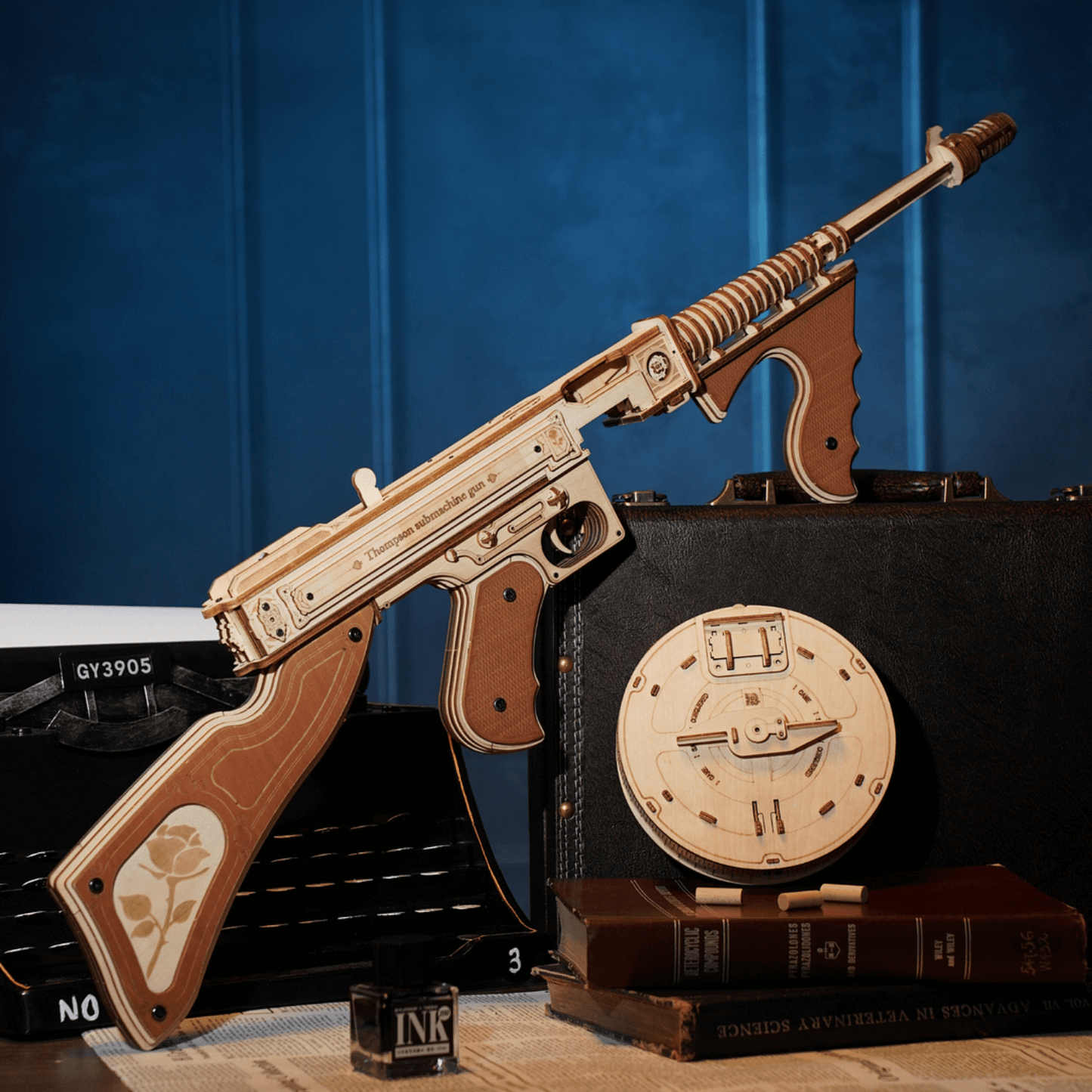 Gangster | Thompson machine gun