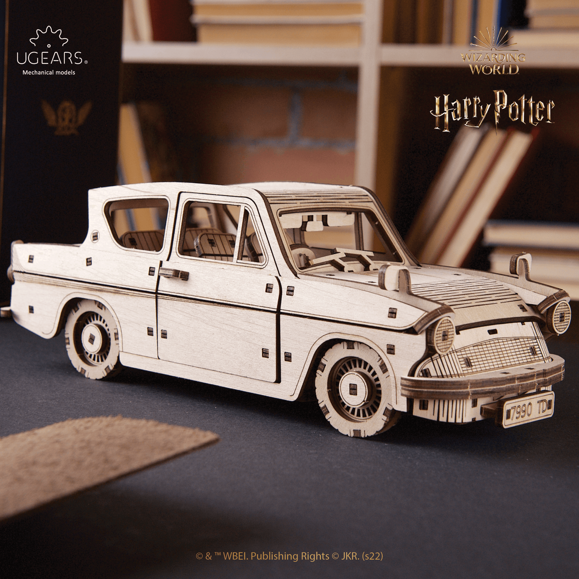 Flying Ford Anglia™ | Harry Potter Mechanical Wooden Puzzle Ugears--