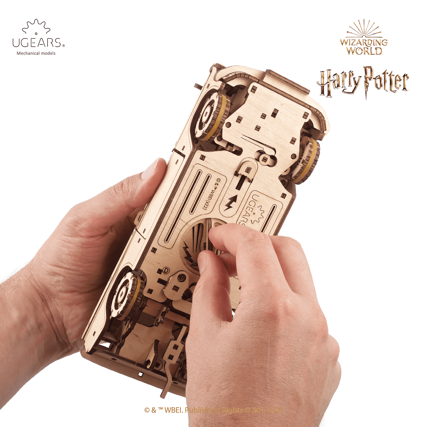 Flying Ford Anglia™ | Harry Potter Mechanical Wooden Puzzle Ugears--