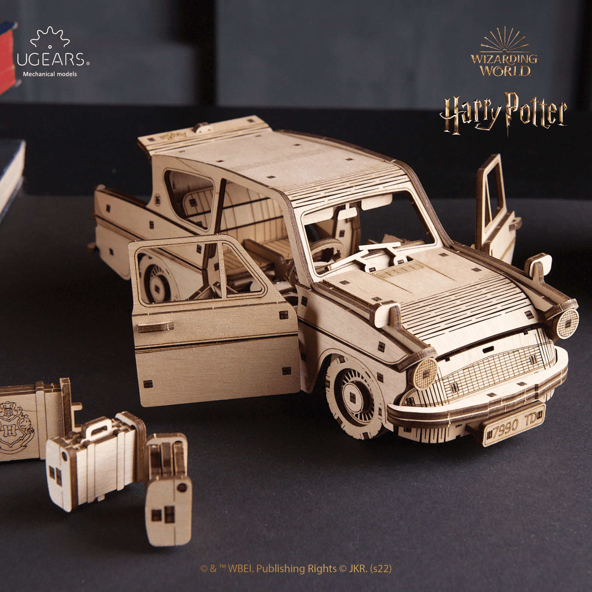 Flying Ford Anglia™ | Harry Potter Mechanical Wooden Puzzle Ugears--